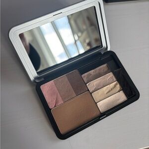 Refillable magnetic palette